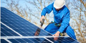 Installation Maintenance Panneaux Solaires Photovoltaïques à Courson-Monteloup